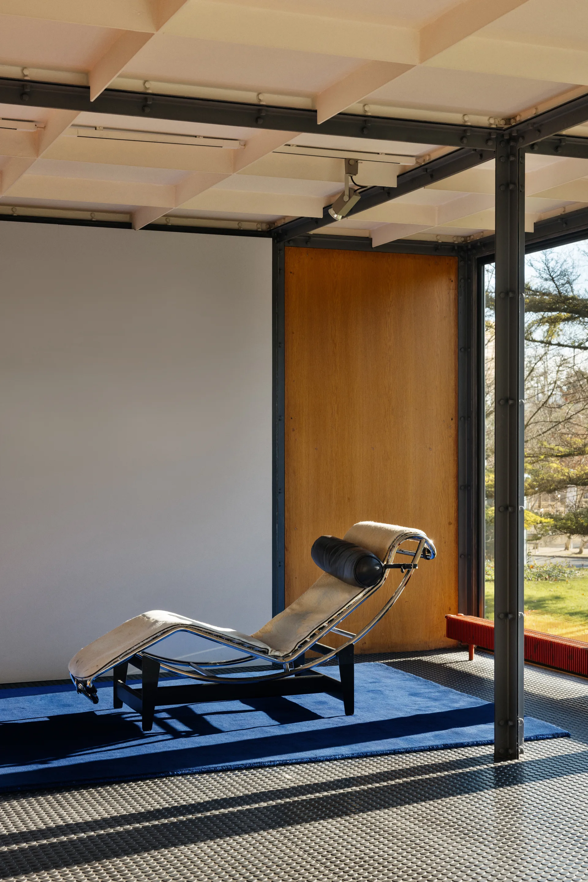 Solid Wool wool rug, Dark blue, 250x350 cm Layered