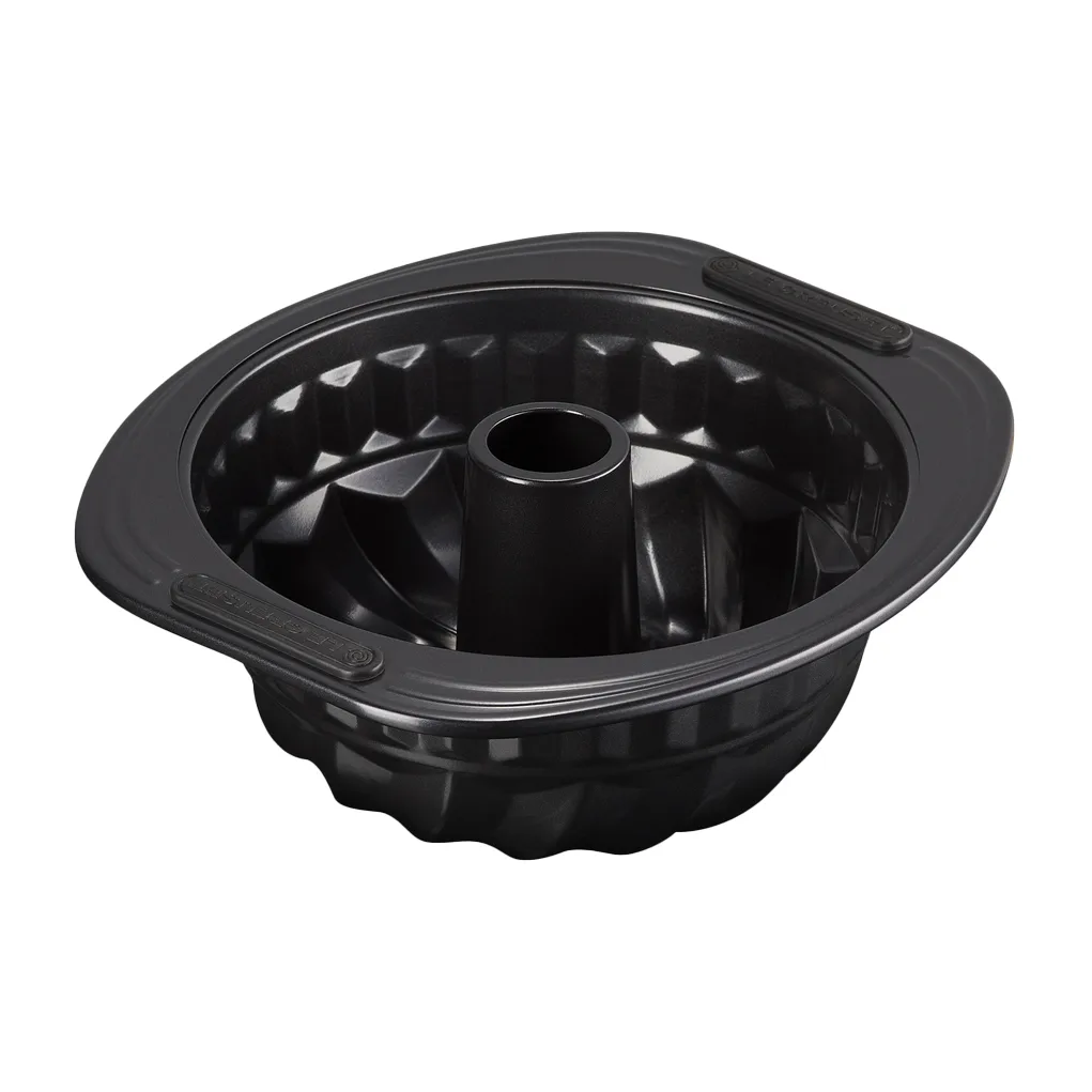Le Creuset cake dish, Matte black Le Creuset