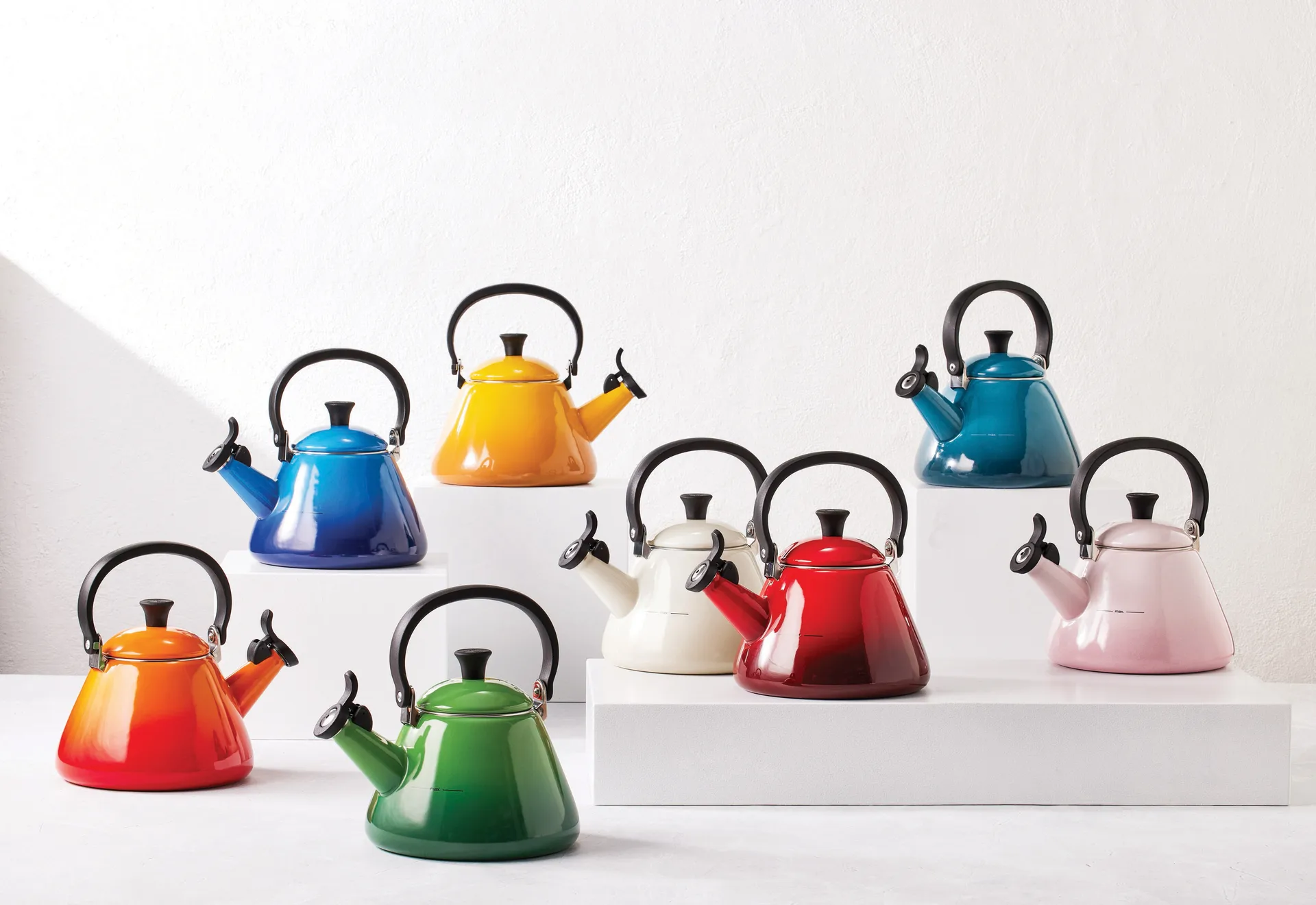 Le Creuset Kone kettle with whistle, Bleu Riviera Le Creuset