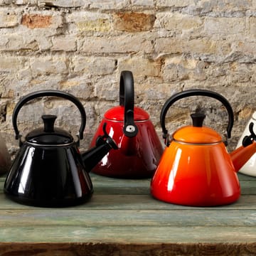 Le Creuset Kone kettle with whistle - Cerise - Le Creuset