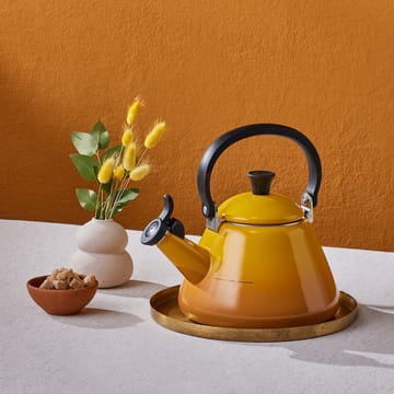 Le Creuset Kone kettle with whistle - Nectar - Le Creuset