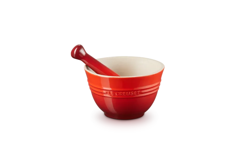 Le Creuset mortar 2 pieces 30 cl Cerise | Scandinavian Design | Pestle & mortars | Red