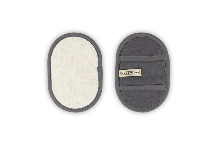 Le Creuset pot holders 2-pack 18x12 cm Gray | Scandinavian Design | Oven mitts, gloves & pot holders | Grey