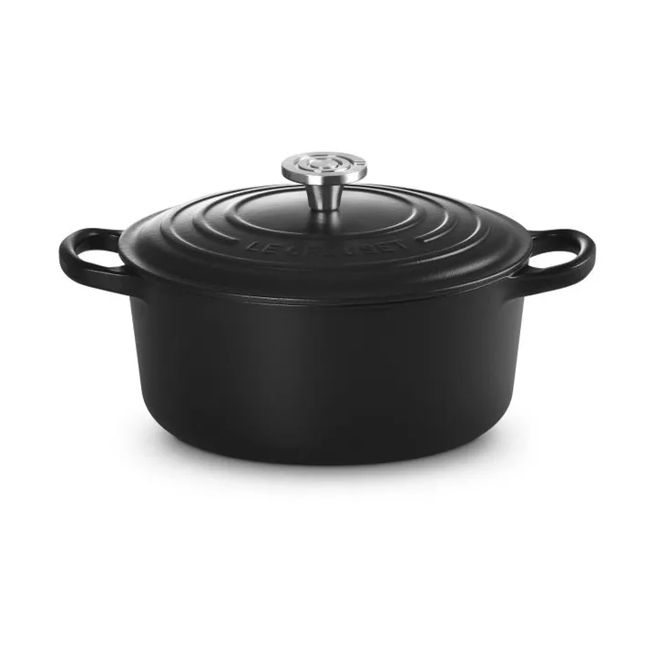 Le Creuset Signature cast iron round casserole - Black, 3.3 l - Le Creuset