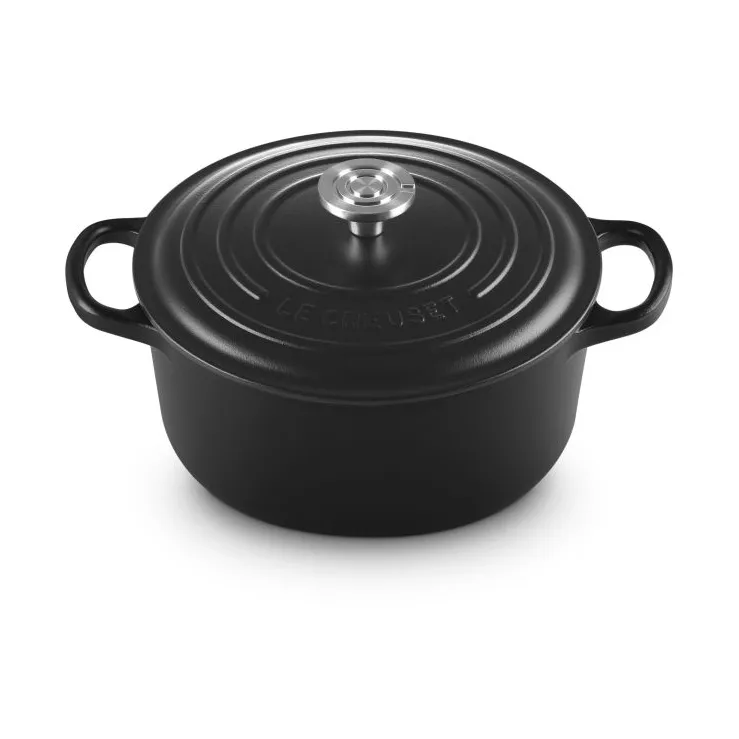 Le Creuset Signature cast iron round casserole, Black, 3.3 l Le Creuset