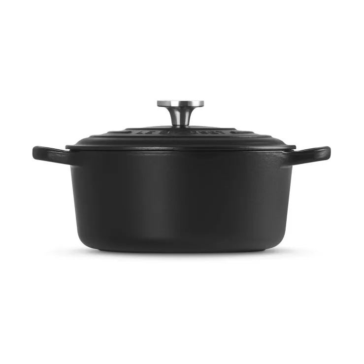 Le Creuset Signature cast iron round casserole, Black, 3.3 l Le Creuset