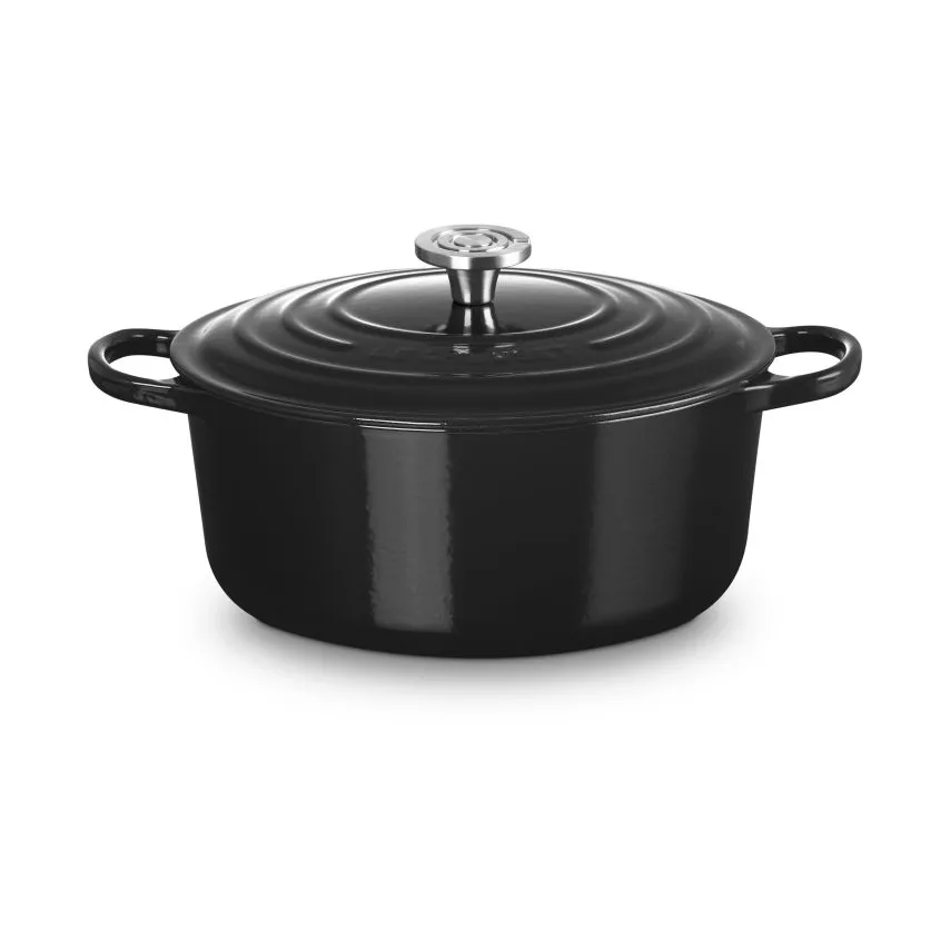 Le Creuset Signature cast iron round casserole, Black, 6.7 l Le Creuset