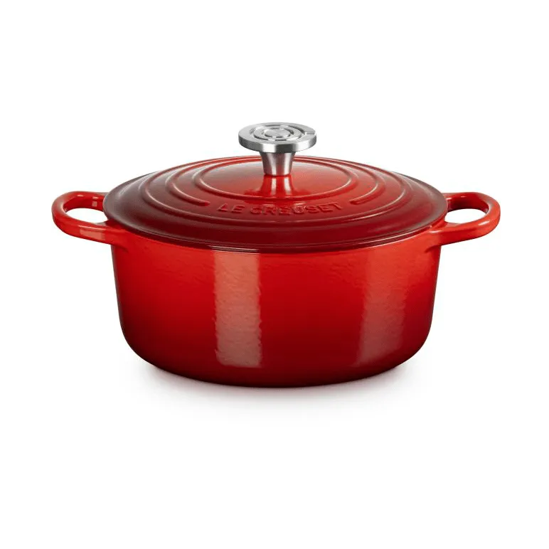 Le Creuset Signature cast iron round casserole, Cerise, 4.2 l Le Creuset