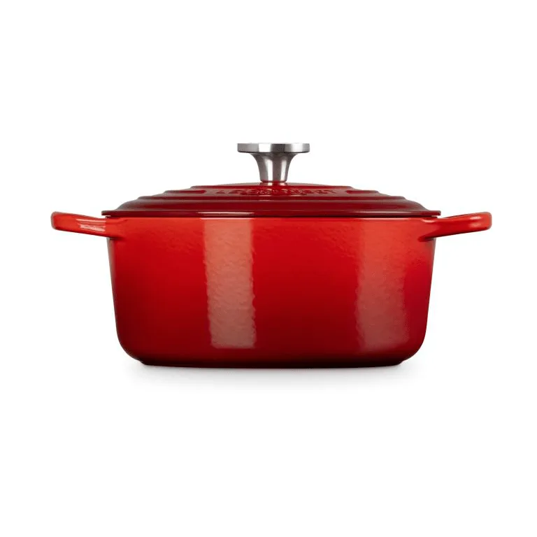 Le Creuset Signature cast iron round casserole, Cerise, 4.2 l Le Creuset