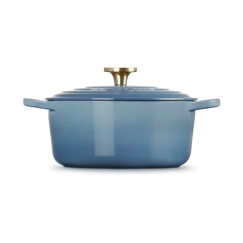 Le Creuset Signature cast iron round casserole, Chambray, 4.2 l Le Creuset