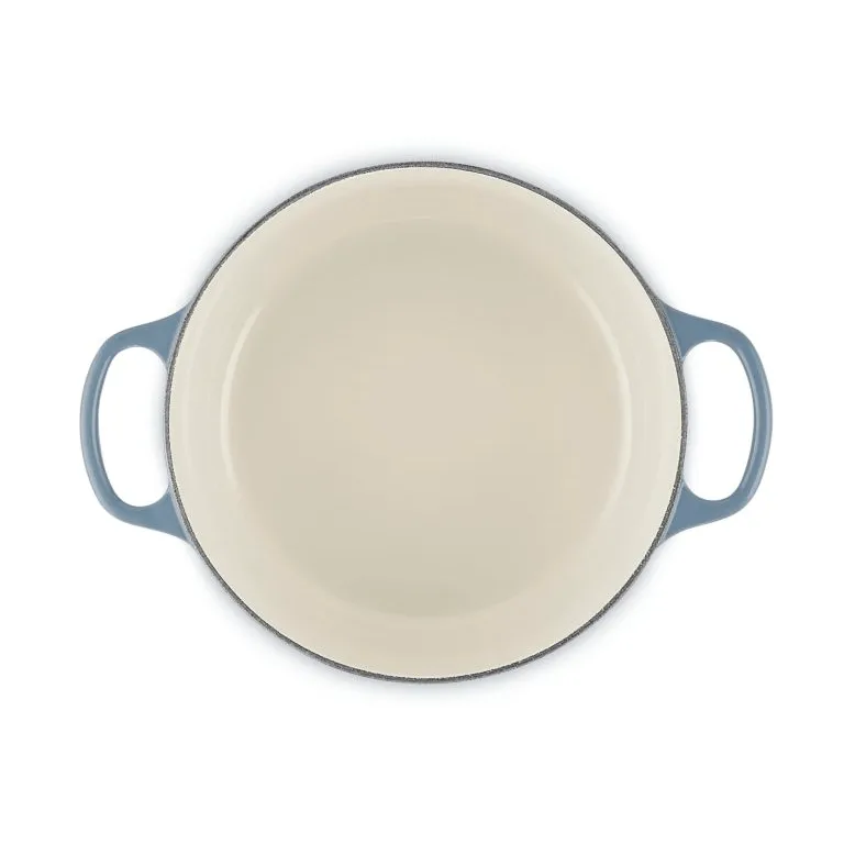 Le Creuset Signature cast iron round casserole, Chambray, 4.2 l Le Creuset