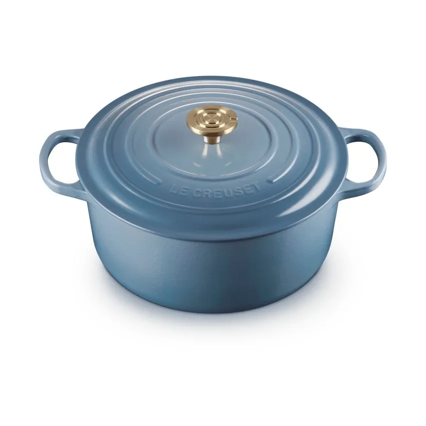 Le Creuset Signature cast iron round casserole, Chambray, 6.7 l Le Creuset