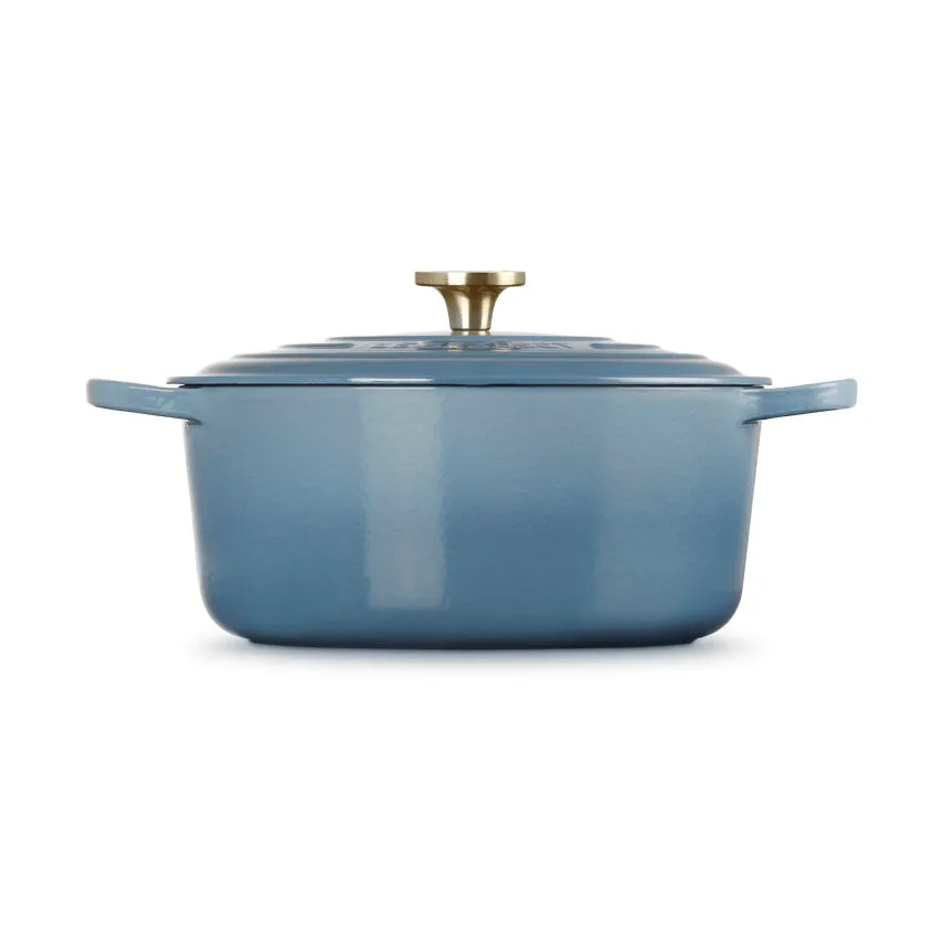 Le Creuset Signature cast iron round casserole, Chambray, 6.7 l Le Creuset