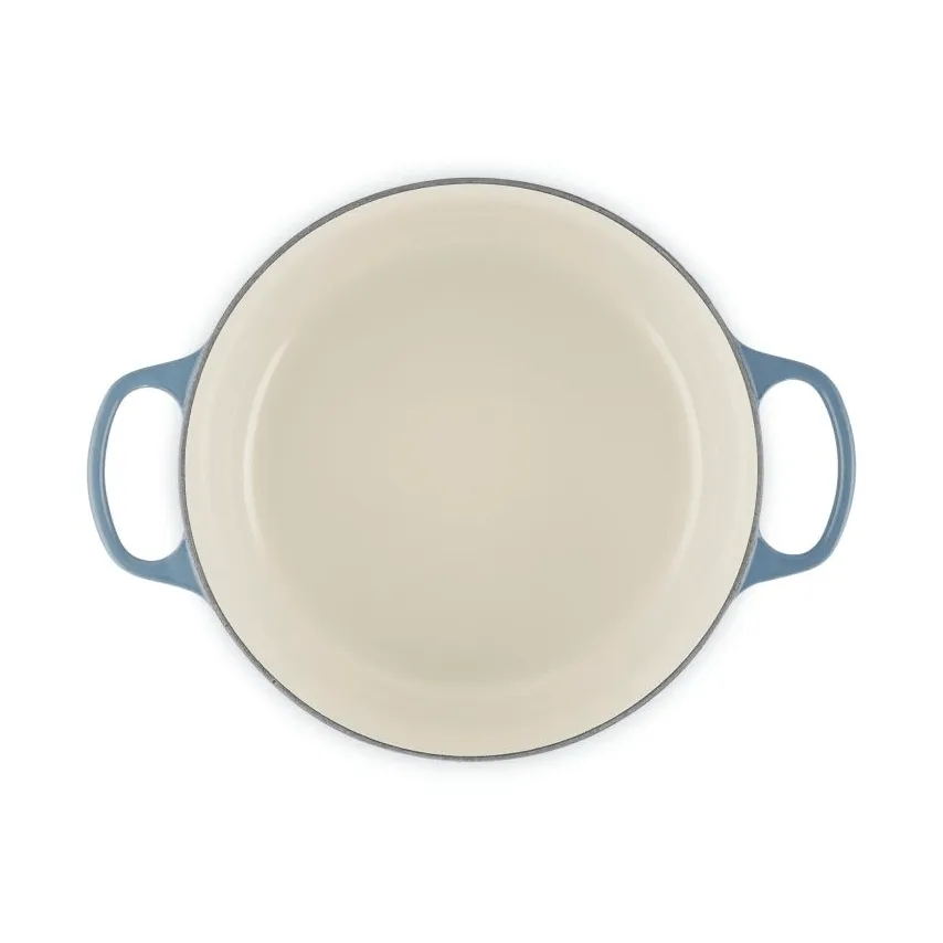 Le Creuset Signature cast iron round casserole, Chambray, 6.7 l Le Creuset
