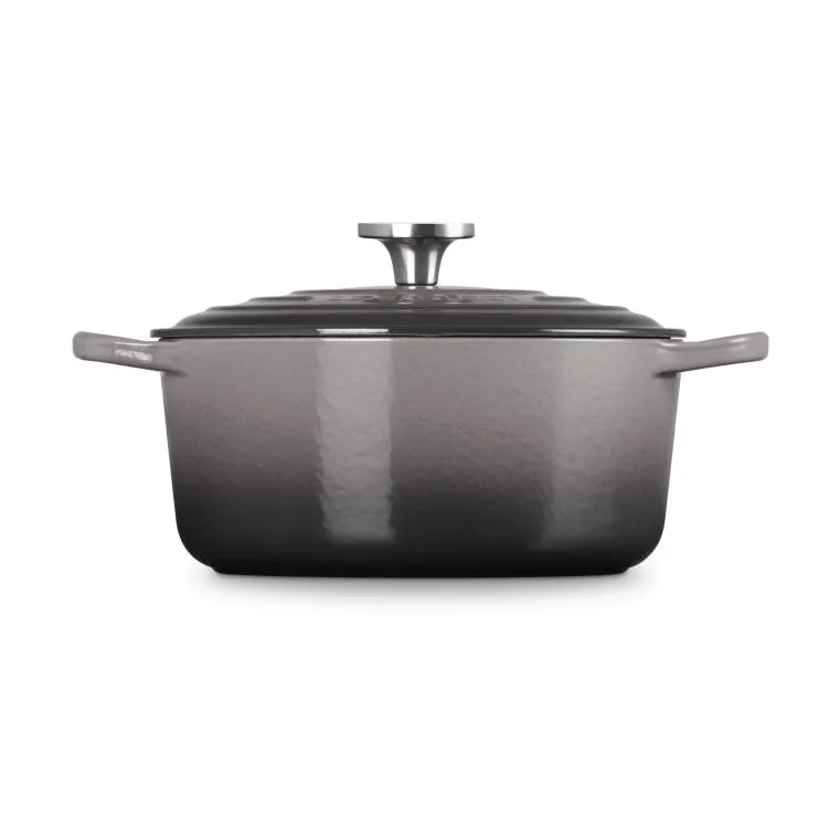 Le Creuset Signature cast iron round casserole, Flint, 4.2 l Le Creuset