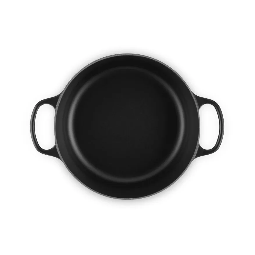 Le Creuset Signature cast iron round casserole, Matte Black, 5.3 l Le Creuset