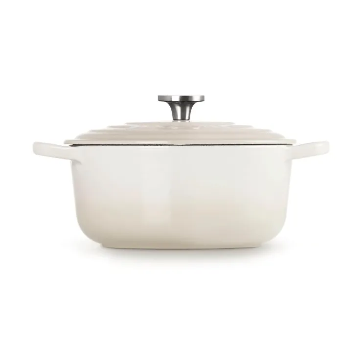 Le Creuset Signature cast iron round casserole, Meringue, 3.3 l Le Creuset