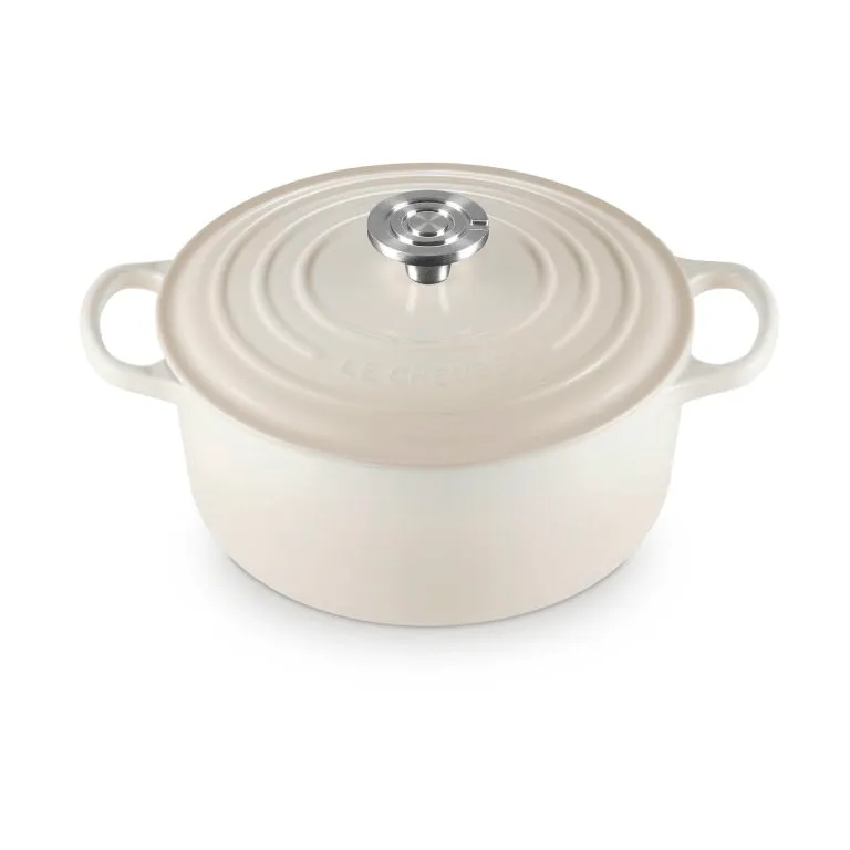 Le Creuset Signature cast iron round casserole, Meringue, 4.2 l Le Creuset