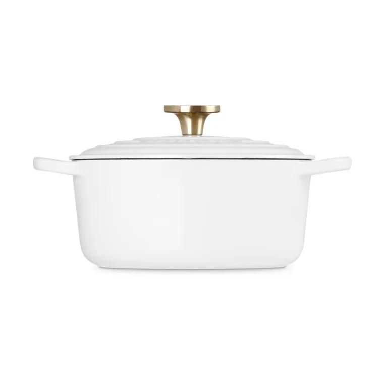 Le Creuset Signature cast iron round casserole, White, 4.2 l Le Creuset