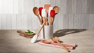 Le Creuset Signature spatula - White, medium - Le Creuset