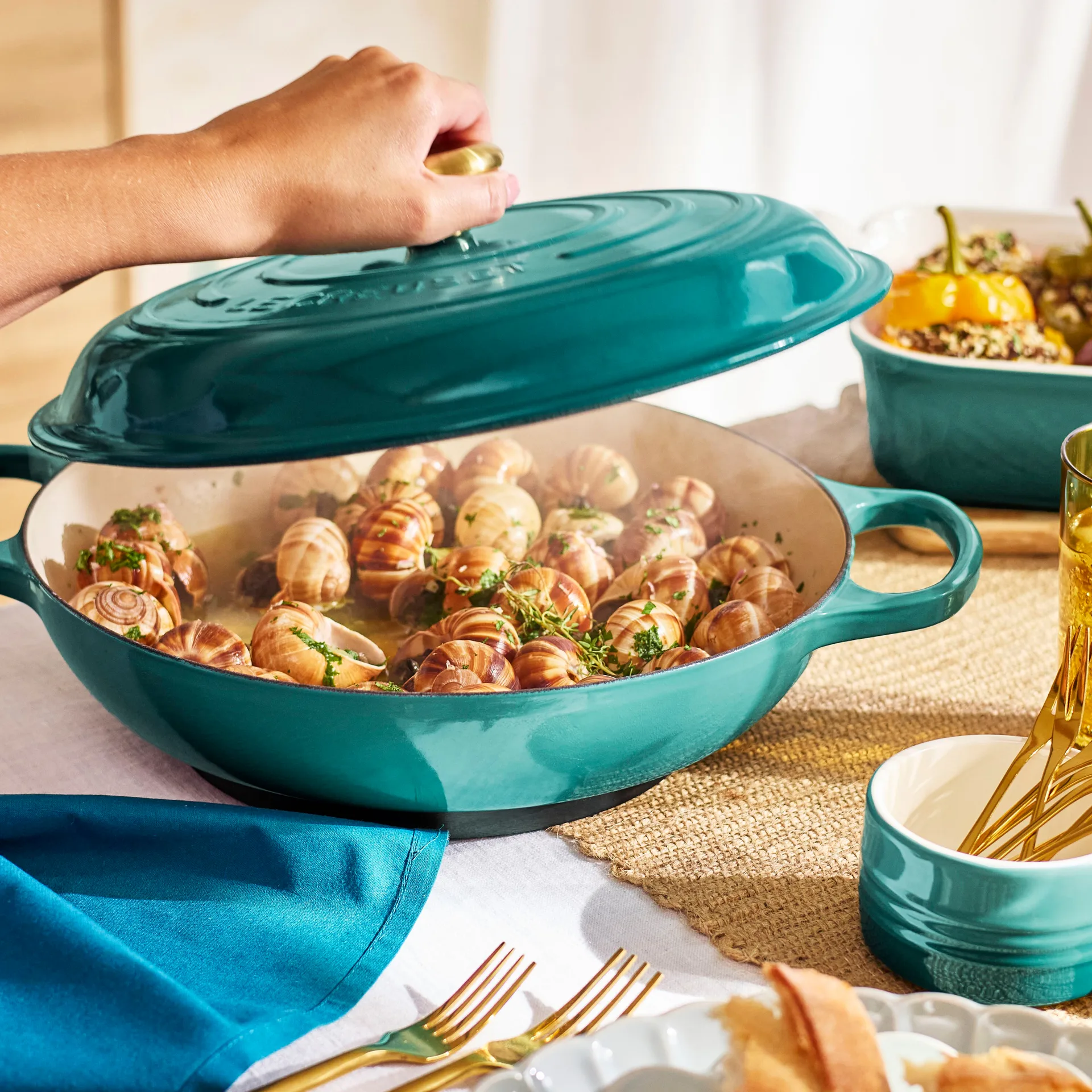 Signature shallow casserole 3.5 l, Bleu Riviera Le Creuset