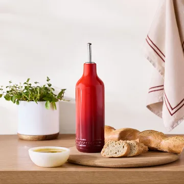 Signature stoneware oil bottle 0.6 L - Volcanic - Le Creuset