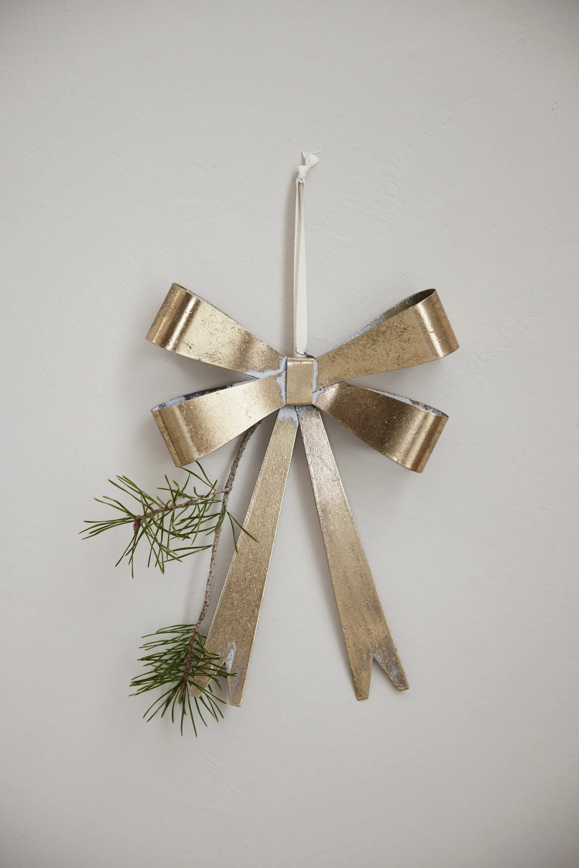 Missia bow decorative pendant 25 cm, Light gold Lene Bjerre