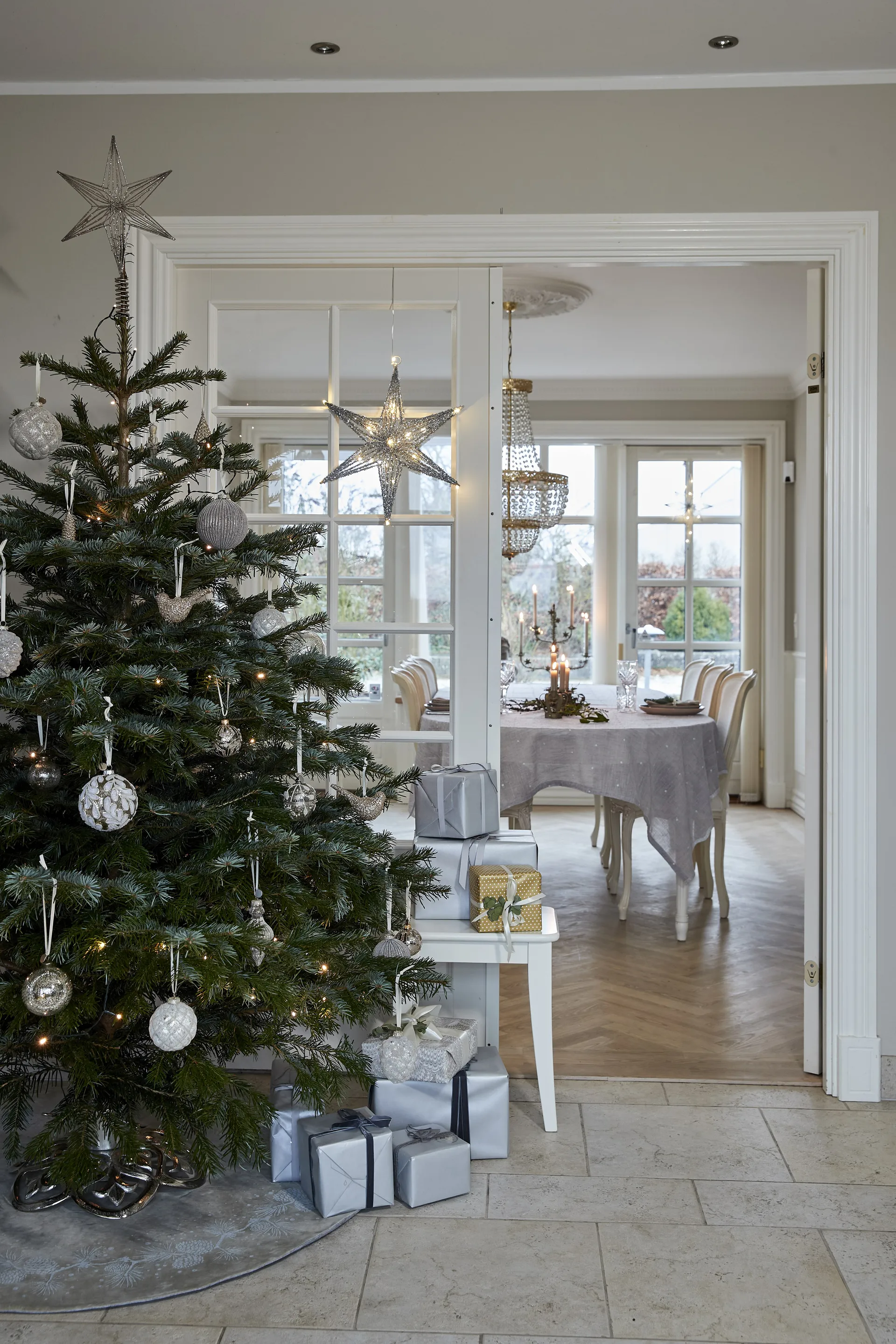 Norille Christmas bauble Ø8 cm, Antique brown Lene Bjerre