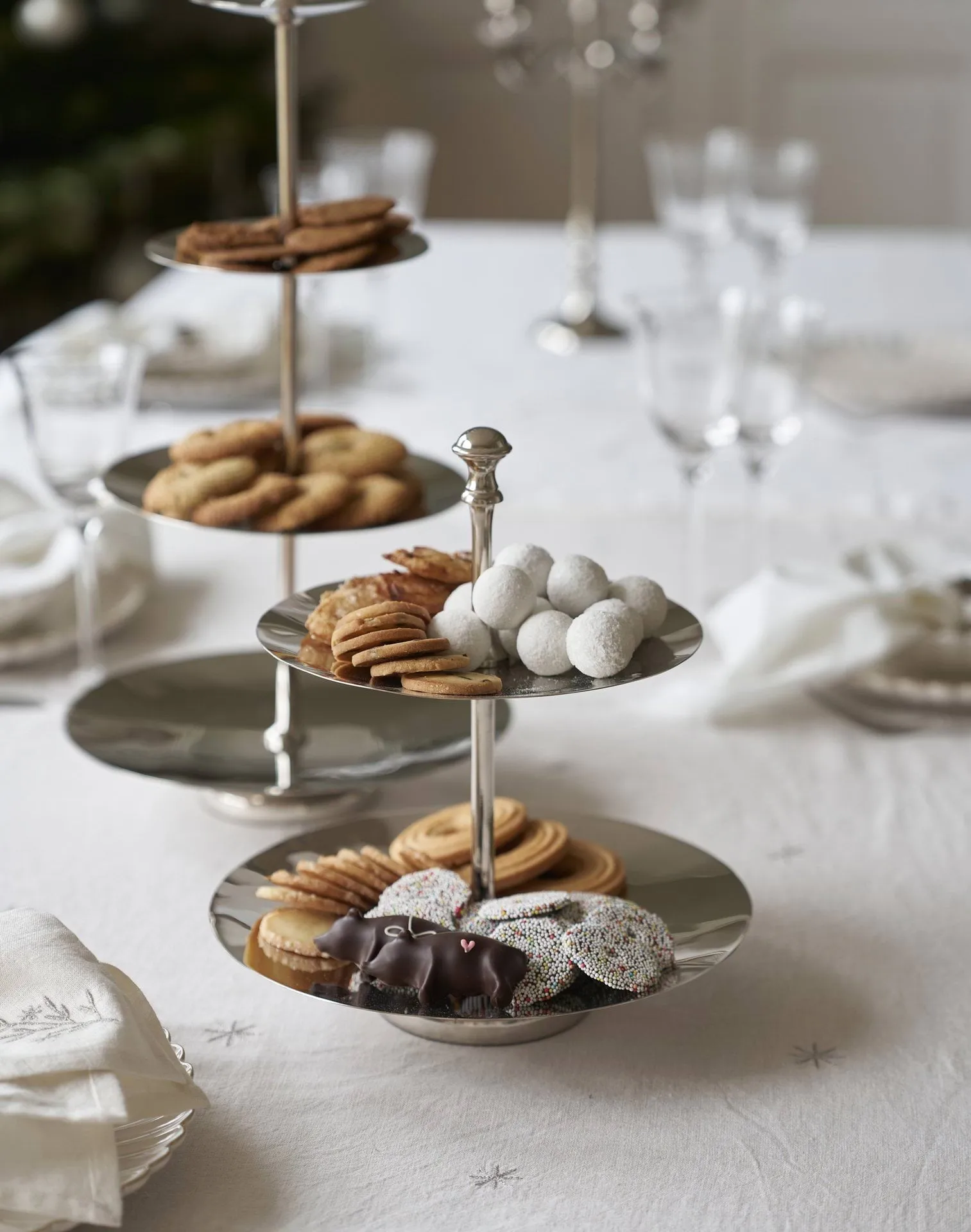 Sigrine tiered serving stand, Silver-coloured, 25x25xH53 cm Lene Bjerre