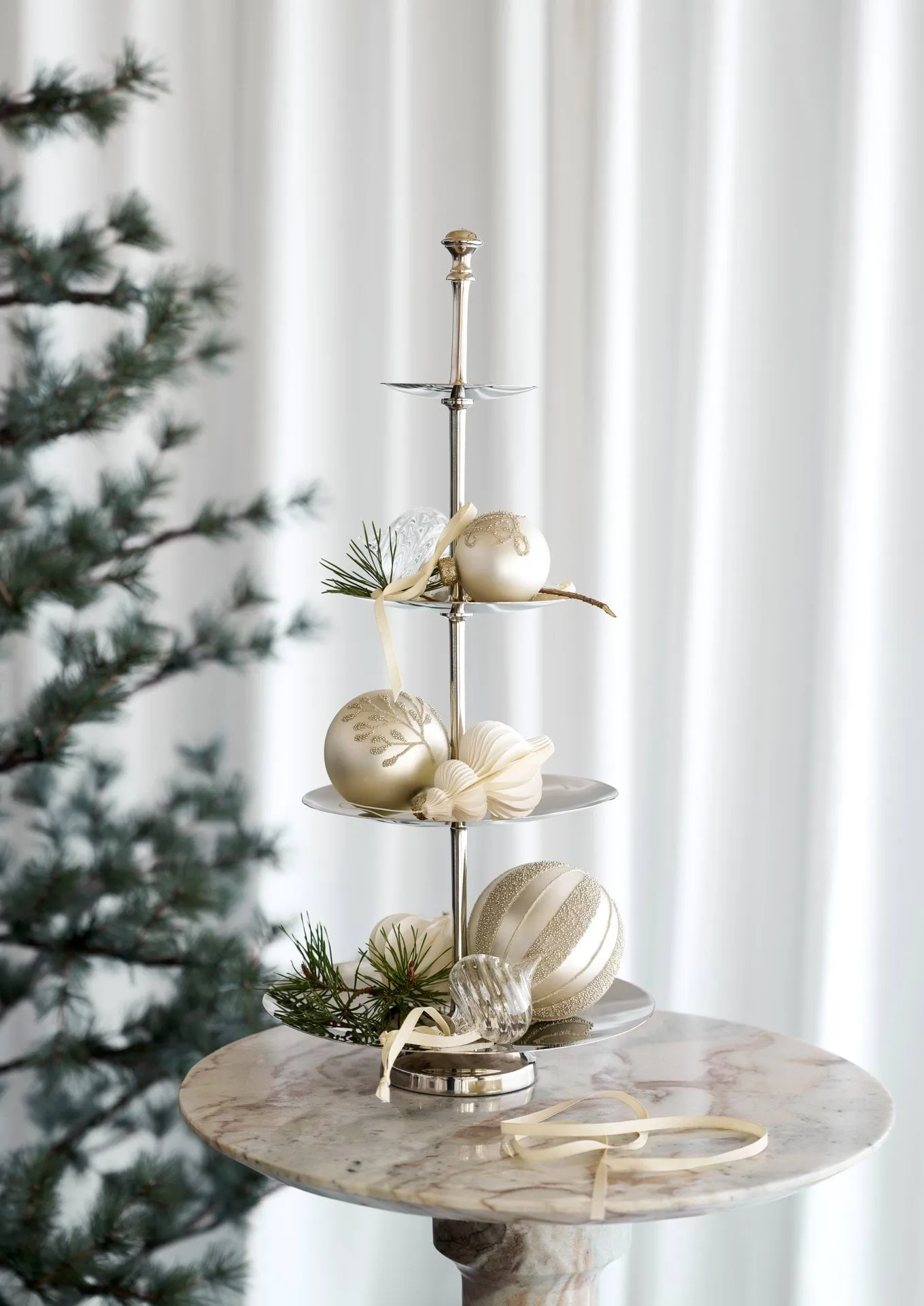Sigrine tiered serving stand, Silver-coloured, 25x25xH53 cm Lene Bjerre
