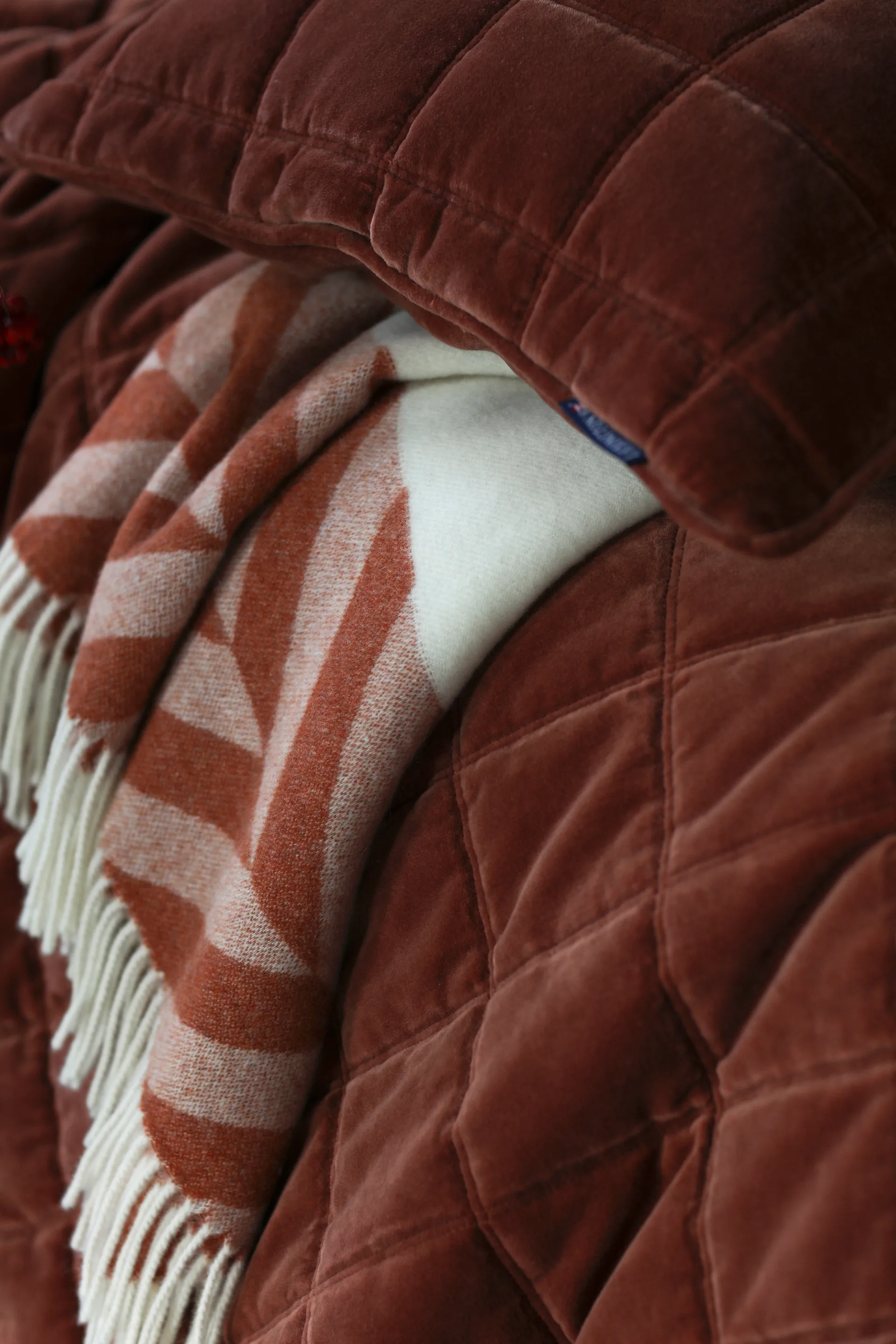 Cotton Velvet quilted throw 160x240 cm, Rustic Brown Lexington