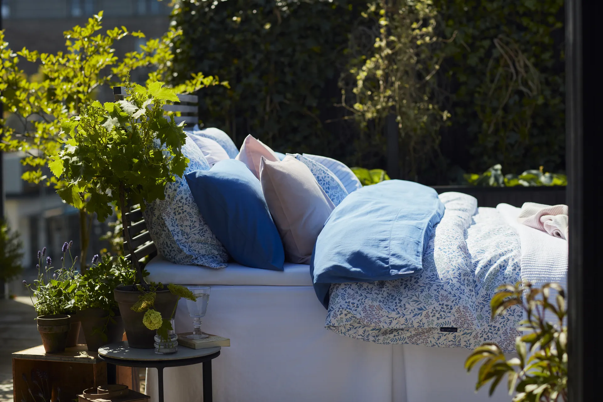 Flower Printed Cotton Sateen bed sheet 150x210 cm, Blue Lexington