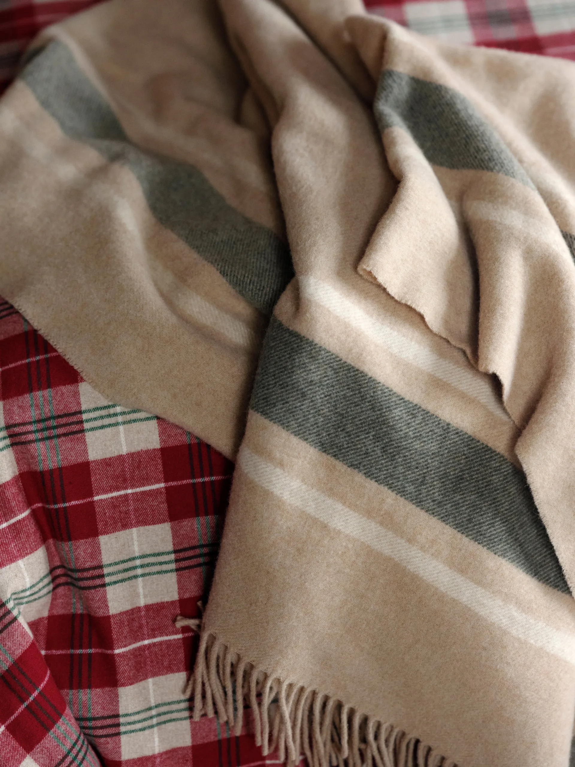 Frame checked recycled throw 130x170 cm, Beige-green Lexington