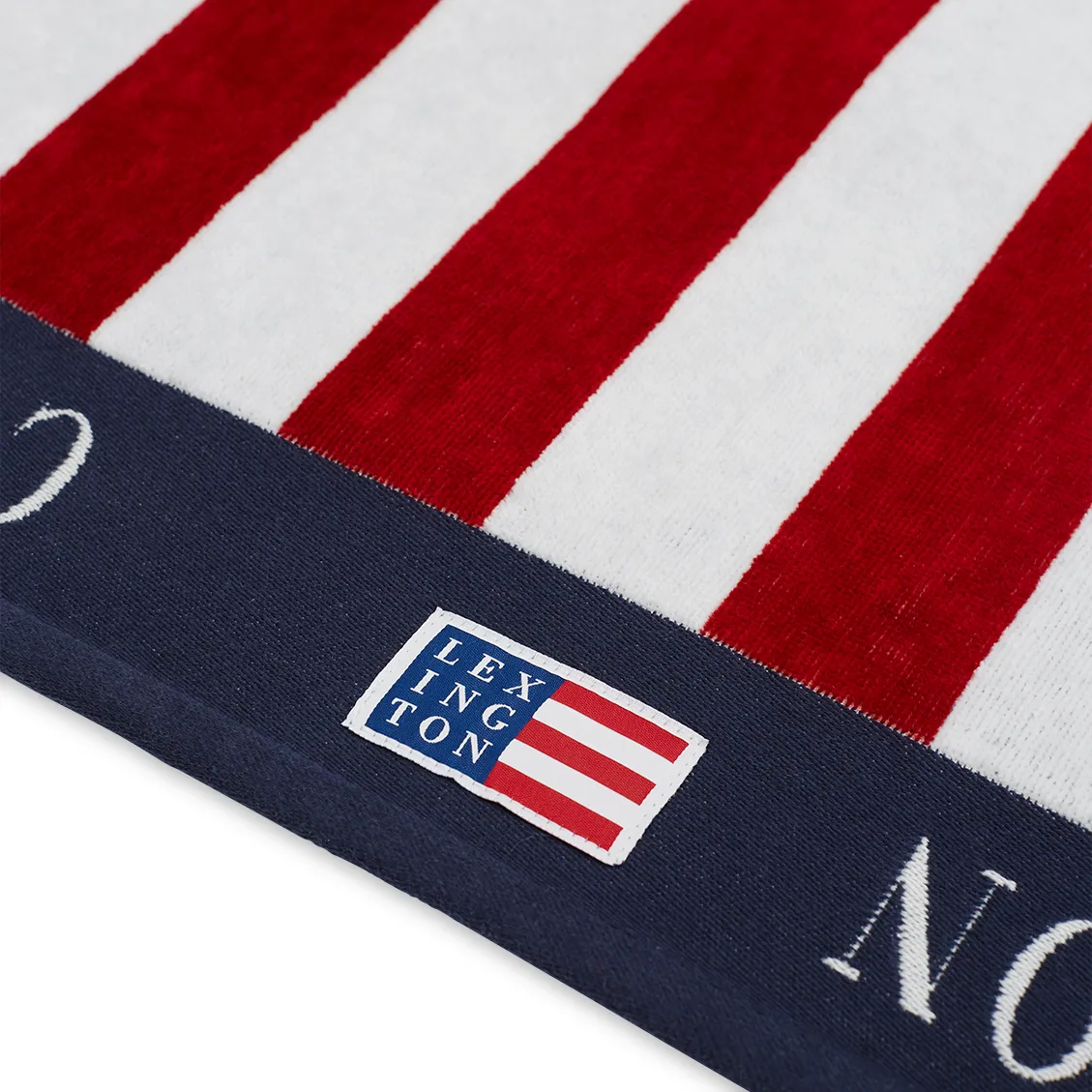 Graphic Velour bath towel 100x180 cm, Red-white Lexington