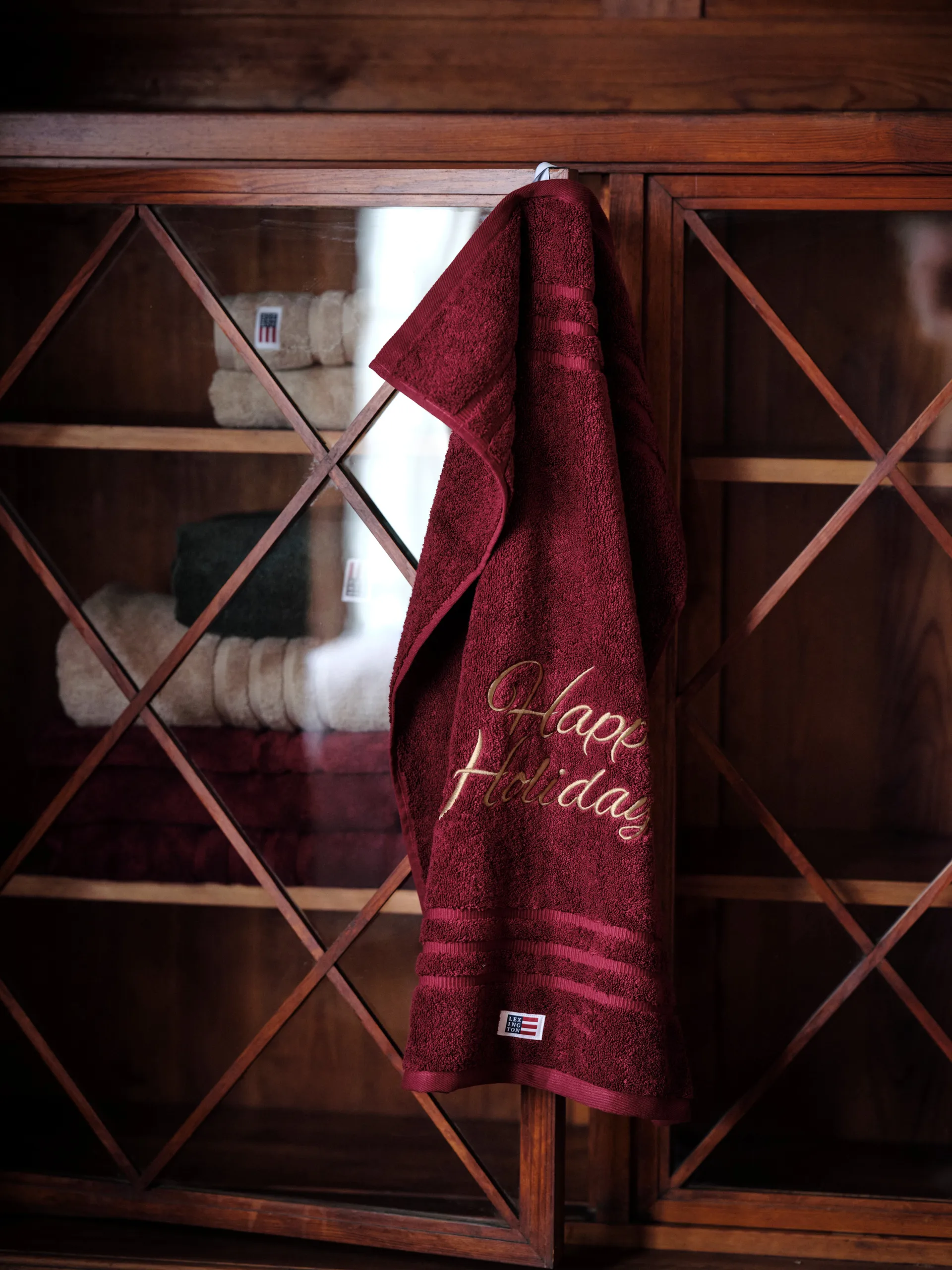 Happy Holidays towel 50x70 cm, Red Lexington