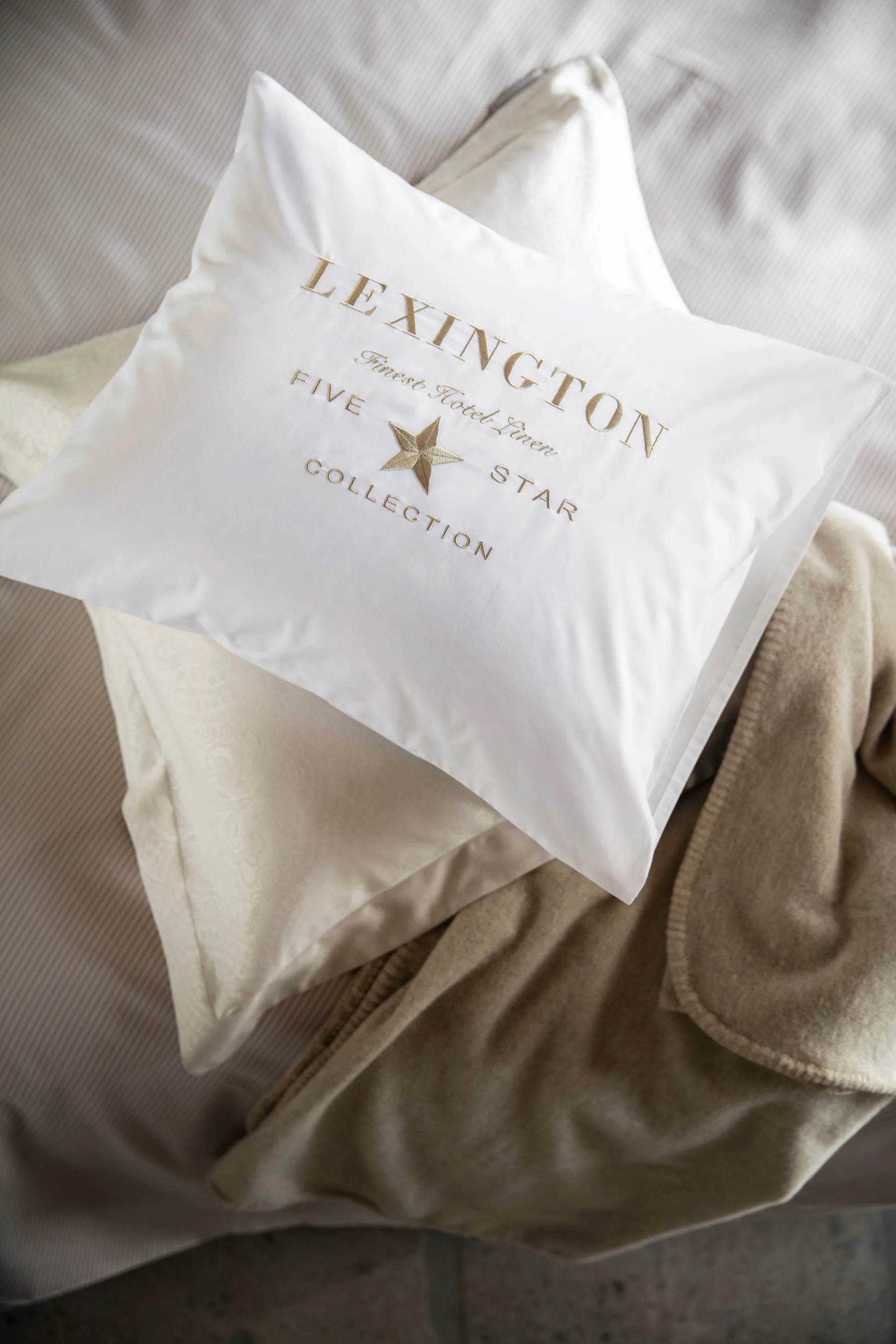 Hotel Embroidery pillowcase 50x60 cm, White-light beige Lexington