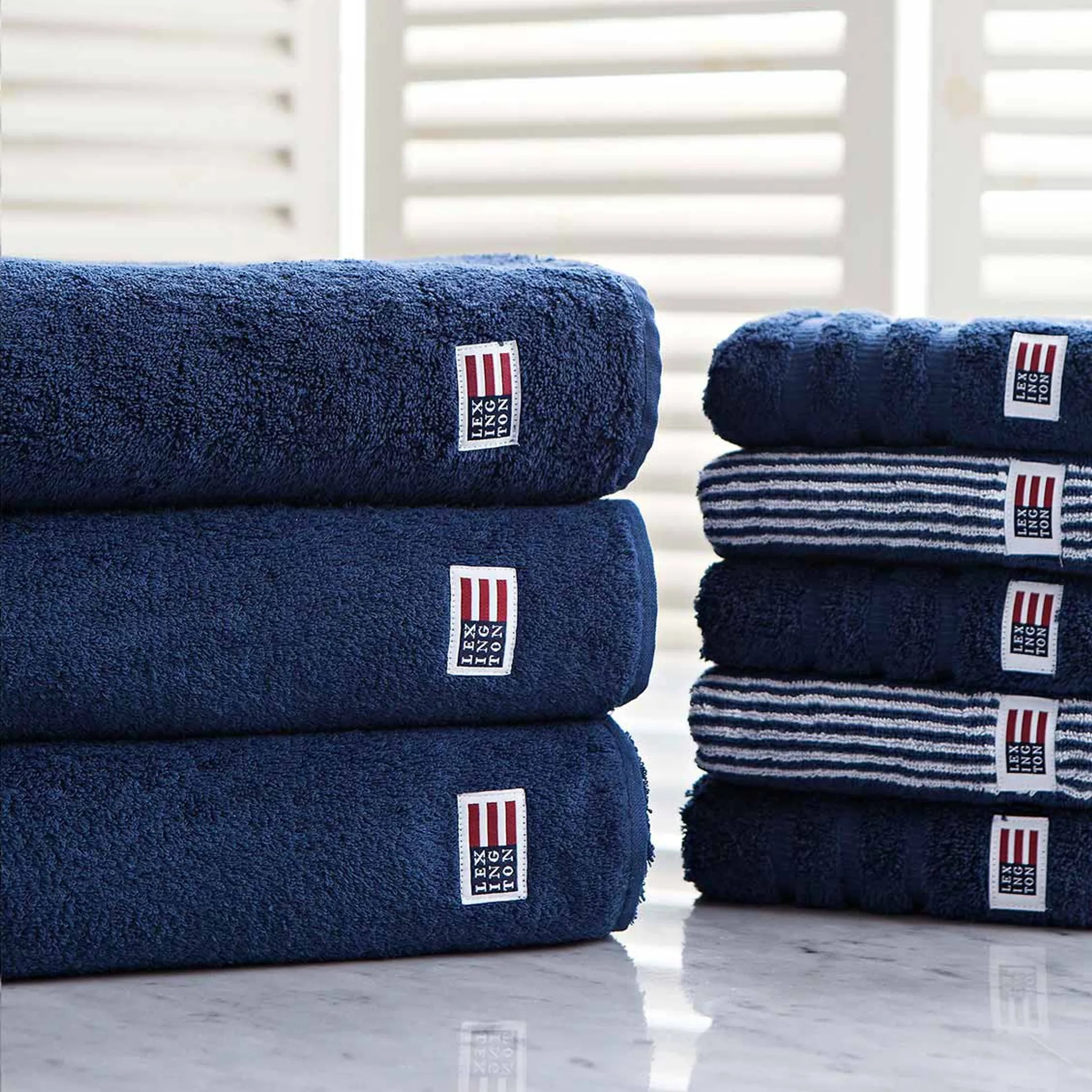 Icons Original bath towel 70x130 cm, navy Lexington