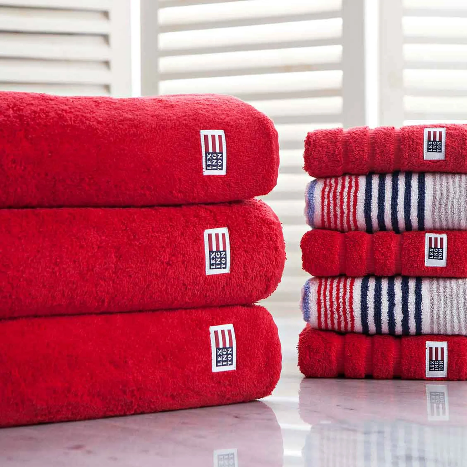 Icons Original bath towel 70x130 cm, red Lexington