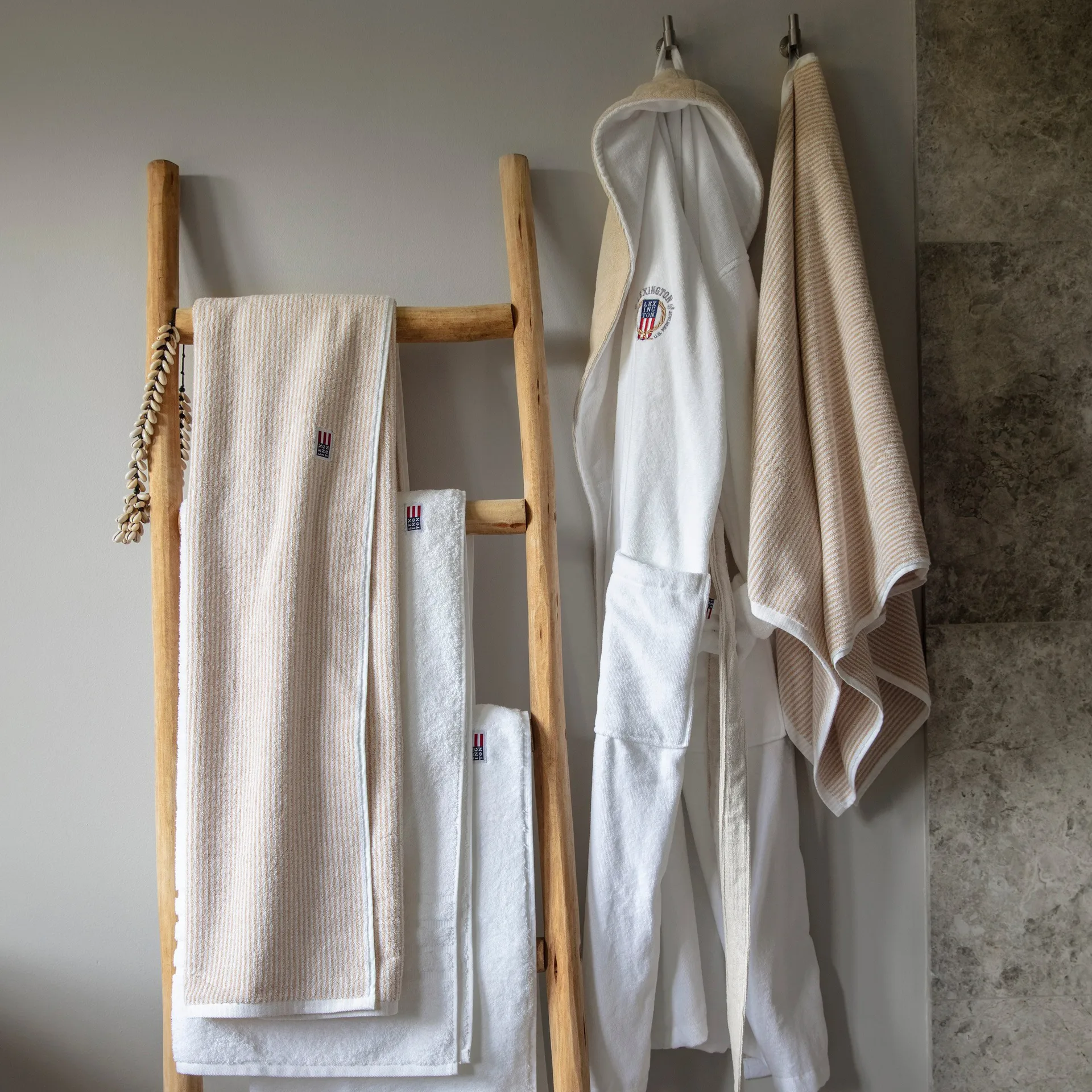 Icons Original Striped bath towel 70x130 cm, white-tan Lexington