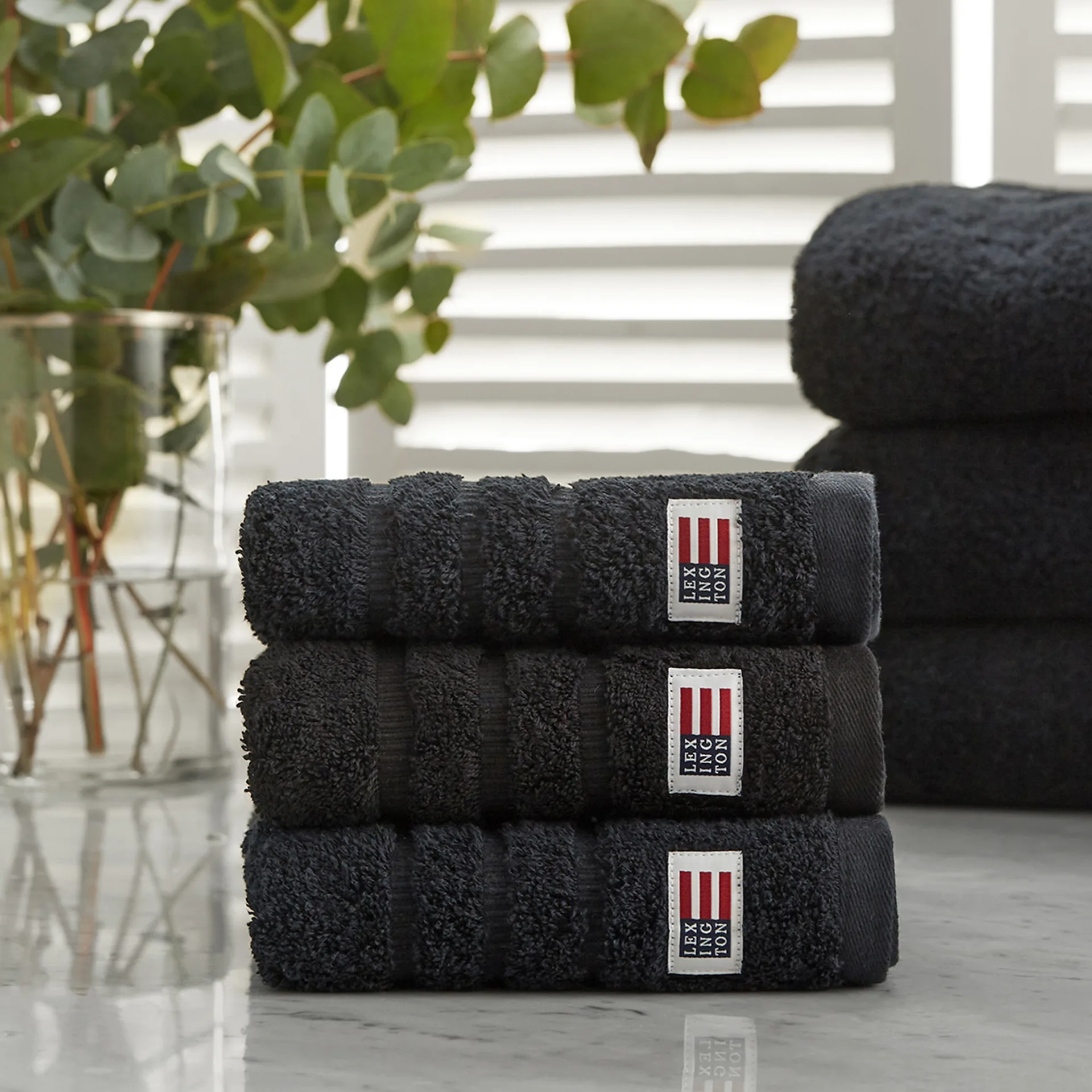 Icons Original towel 30x30 cm, black Lexington