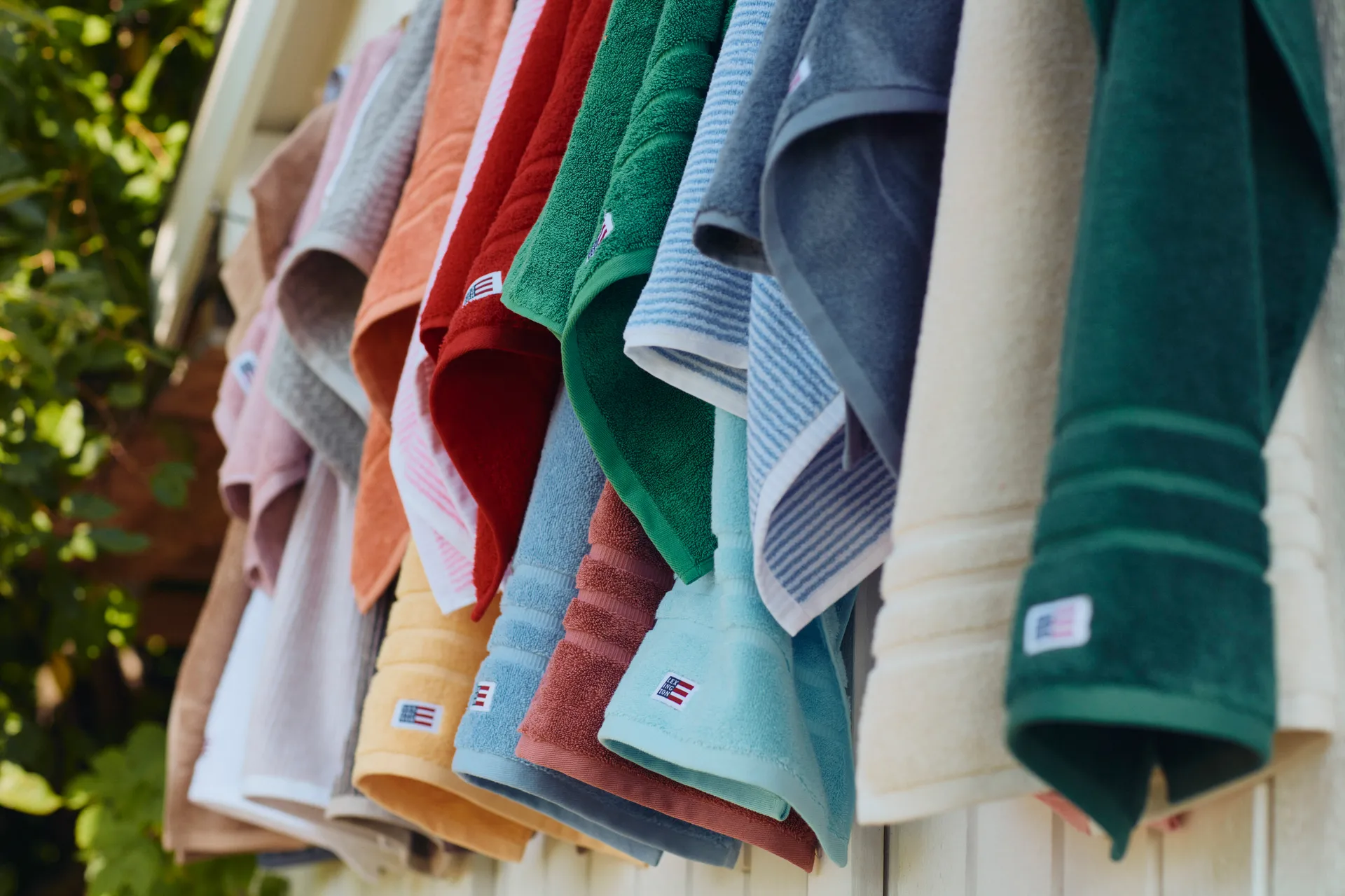 Icons Original towel 50x70 cm, Green leaves Lexington