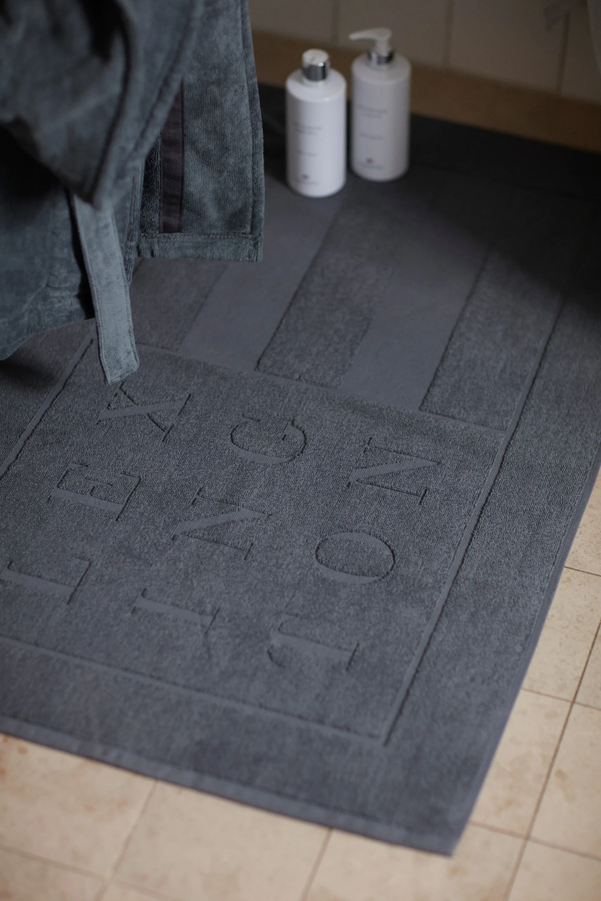 Lexington Hotel bathroom rug 60x90 cm, Dark gray Lexington