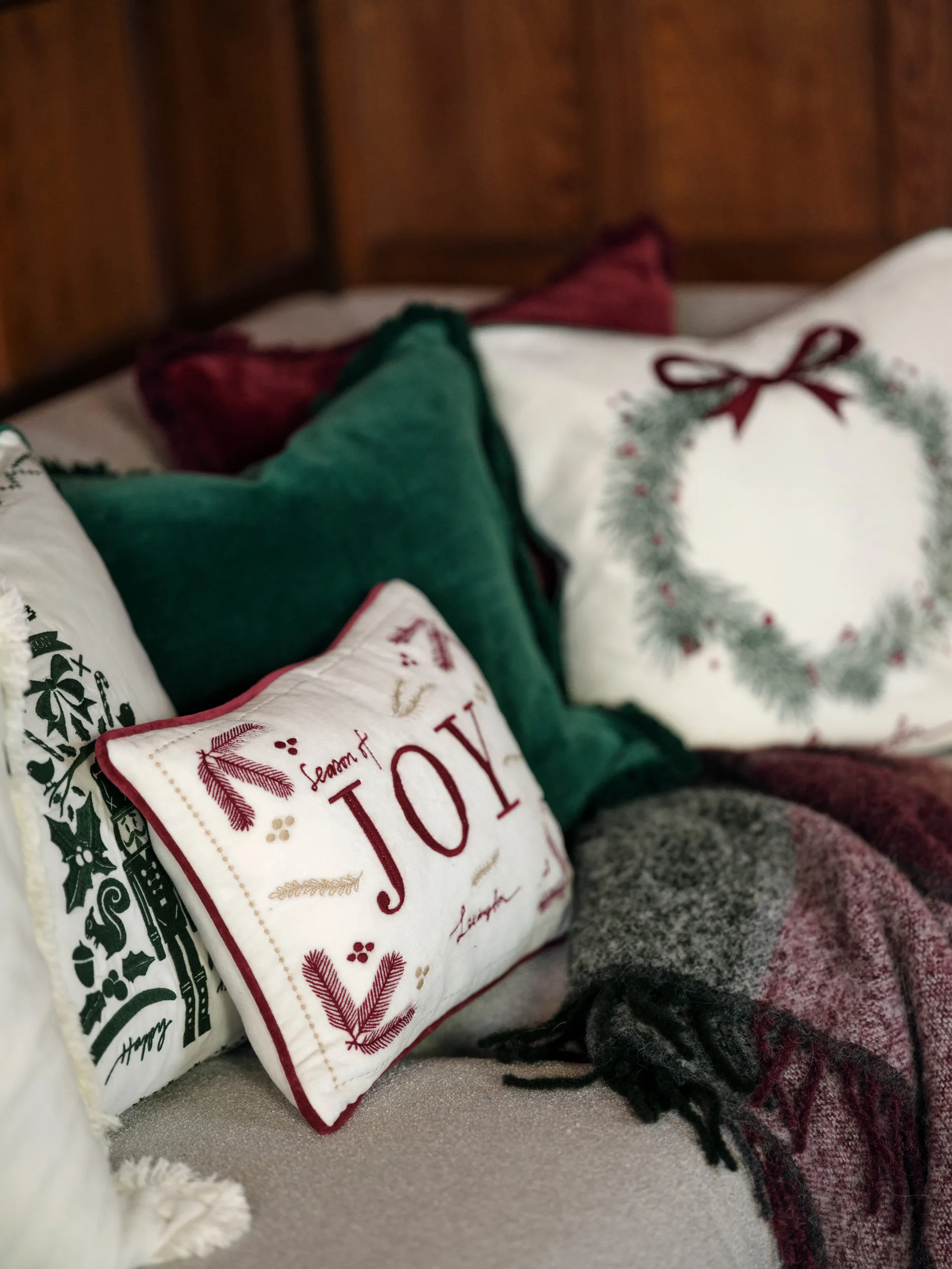 Organic cotton velvet fringe cushion cover 50x50 cm., Green Lexington