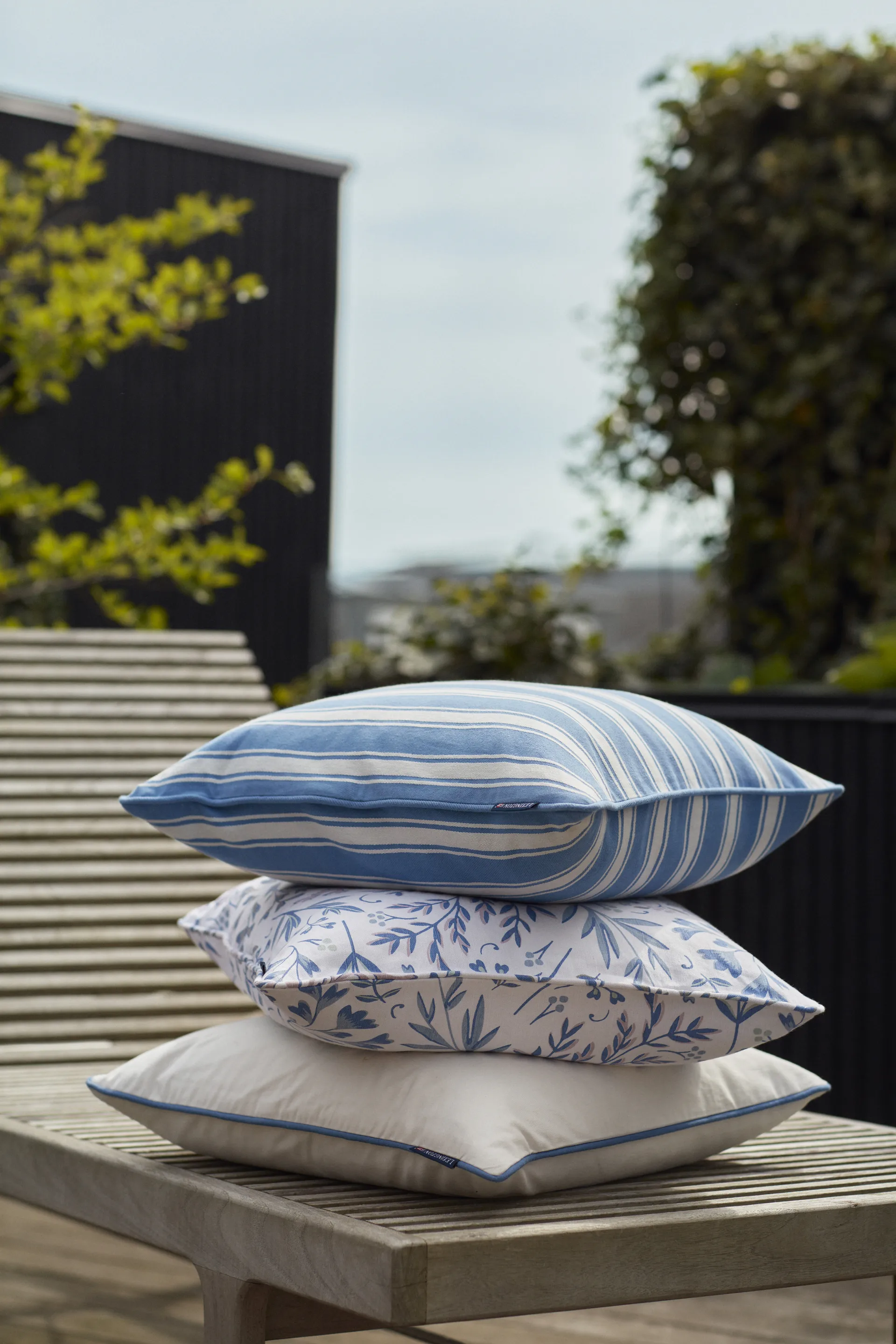 Printed Flowers cushion cover 50x50 cm, Blue Lexington