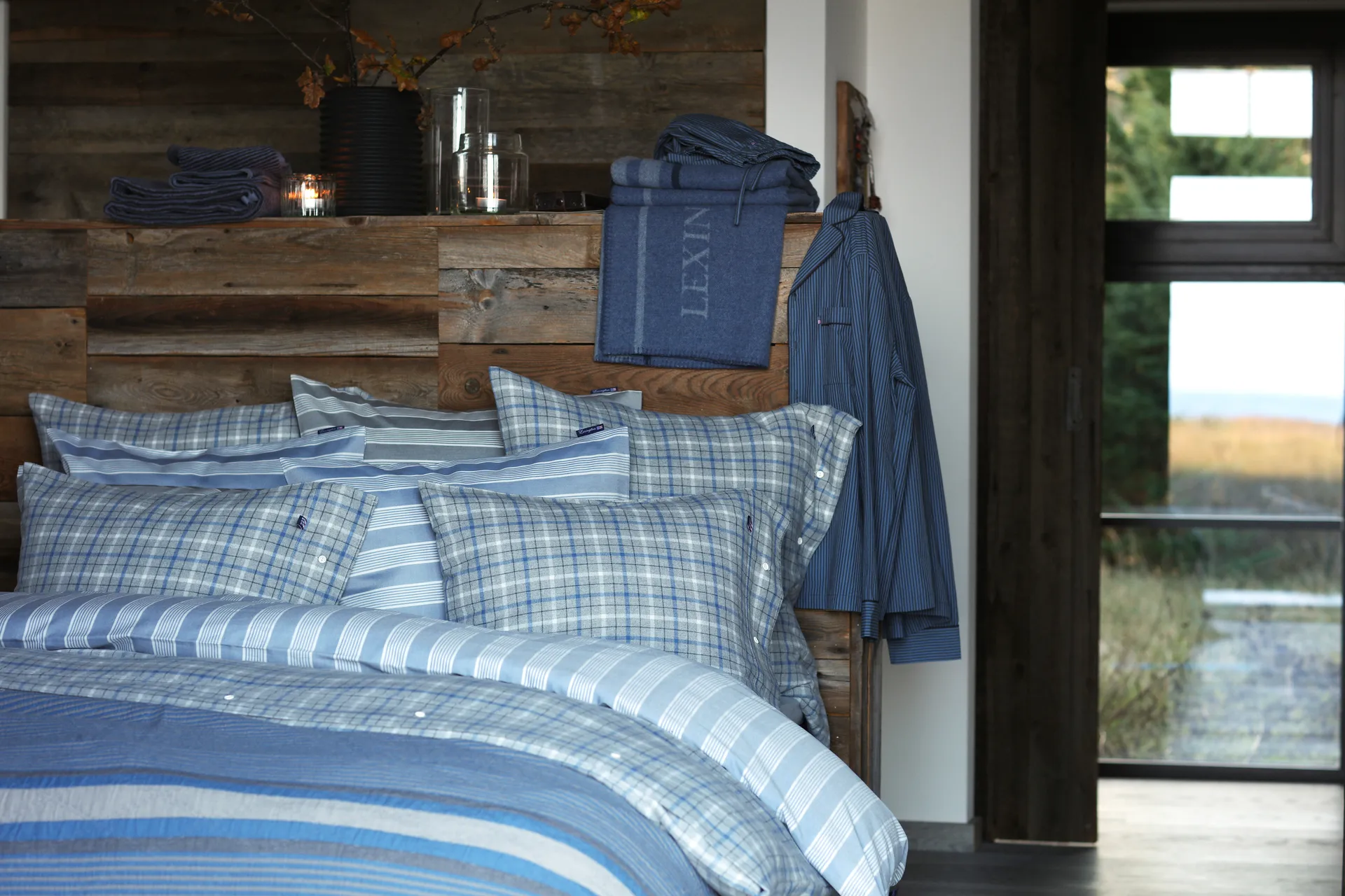 Side Striped Soft Quilted bedspread 240x260 cm, Blue Lexington