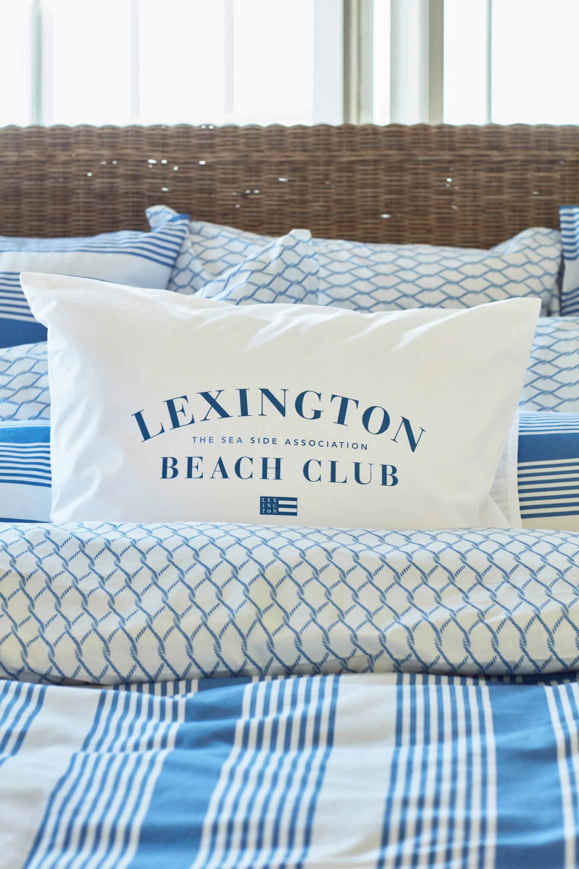 Striped Cotton Sateen bed set 150x210 cm, Blue-white Lexington