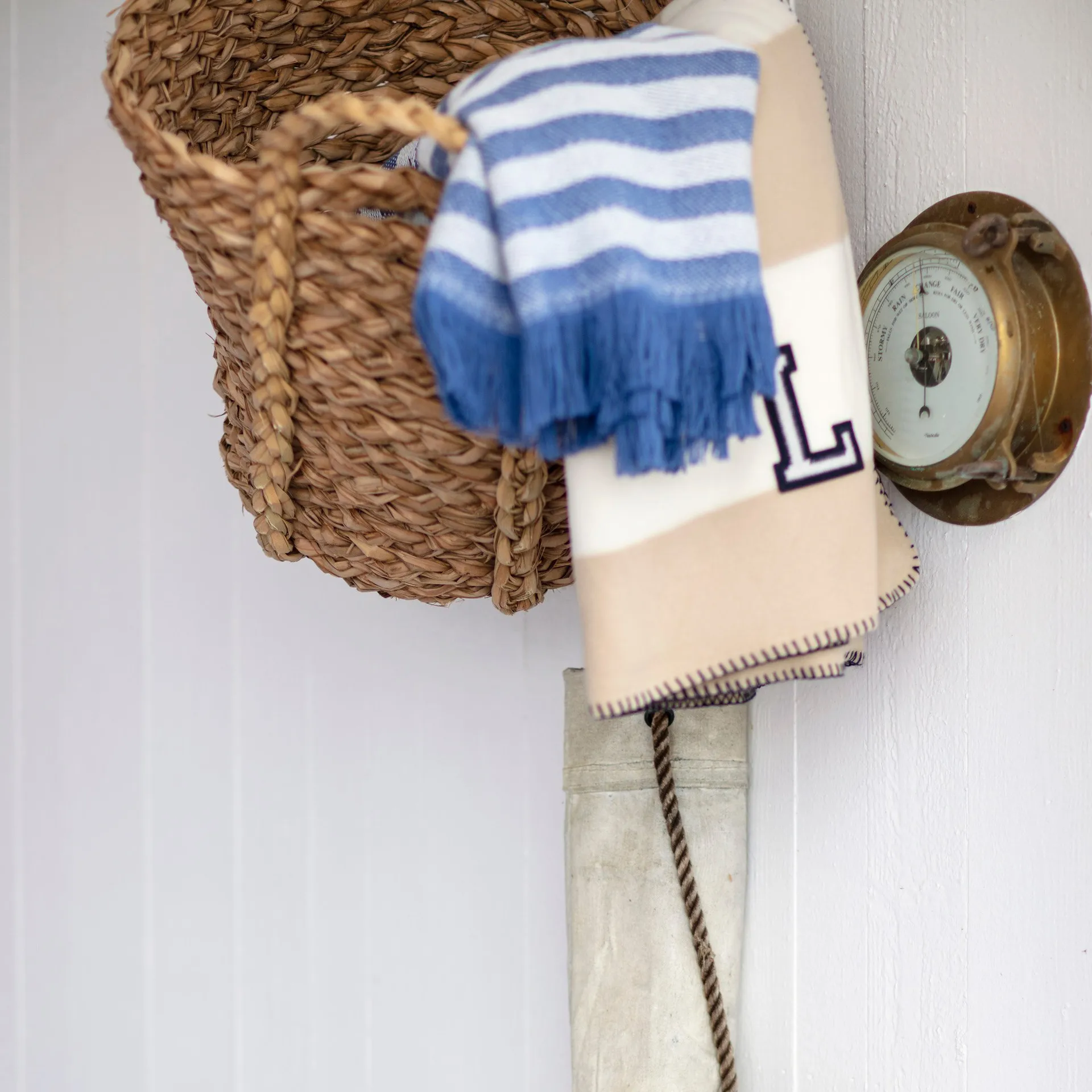 Striped Recycled Cotton throw 130x170 cm, Blue-white Lexington