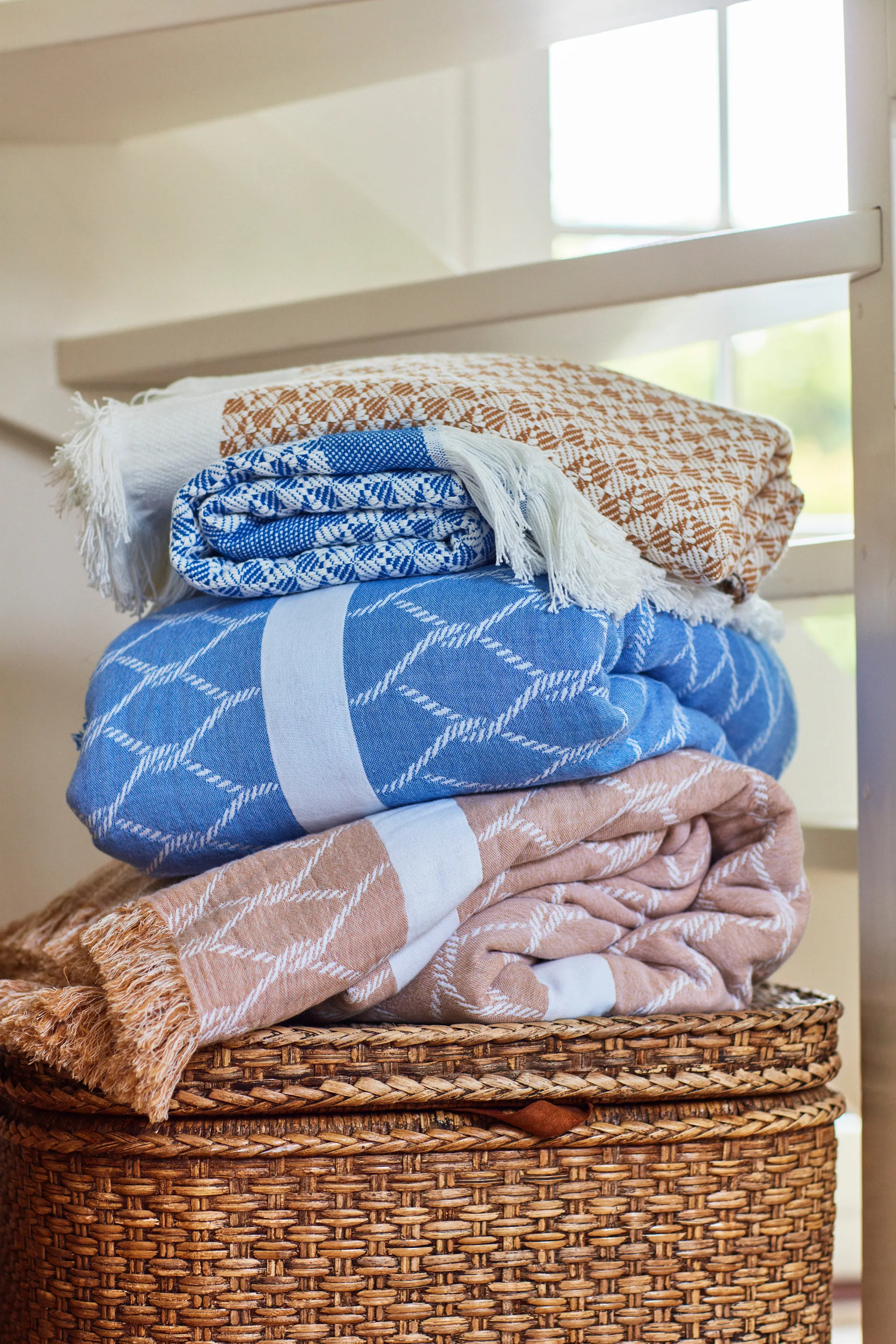 Striped Structured Recycled cotton throw 130x170 cm, Beige-white Lexington