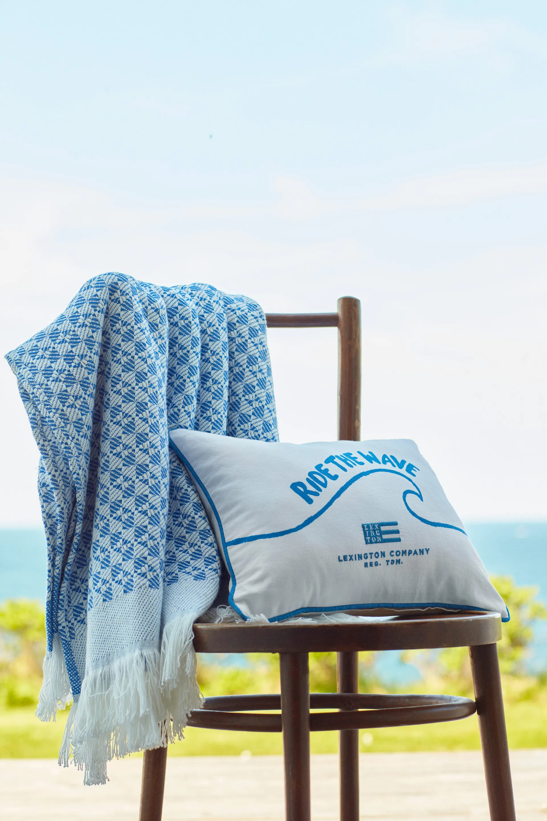 Striped Structured Recycled cotton throw 130x170 cm, Blue-white Lexington