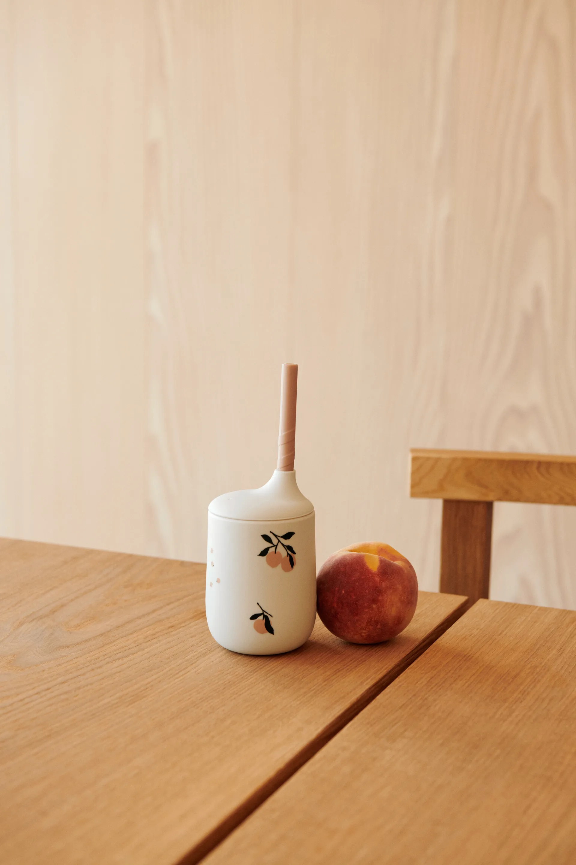 Ellis printed sippy cup with straw 23 cl, Peach-Sea shell mix Liewood